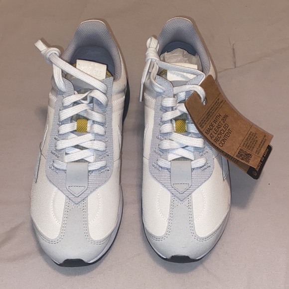 Nike Air Max Pre-Day - Picture 2 of 5